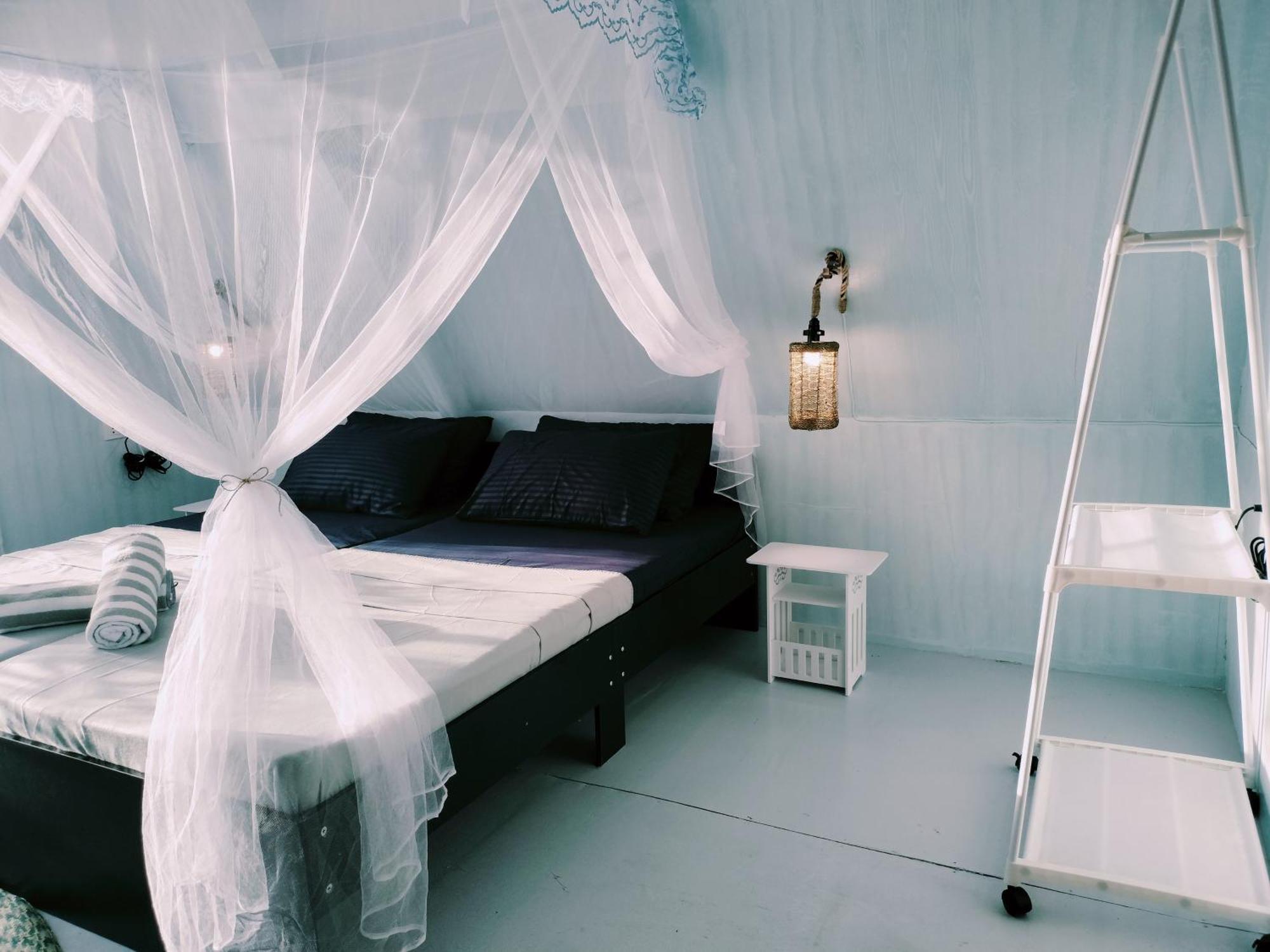Riu Del Mar Hostel Dauis Kültér fotó