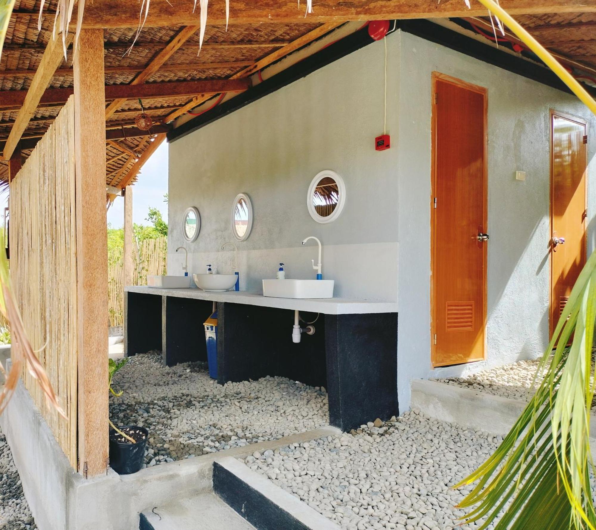 Riu Del Mar Hostel Dauis Kültér fotó