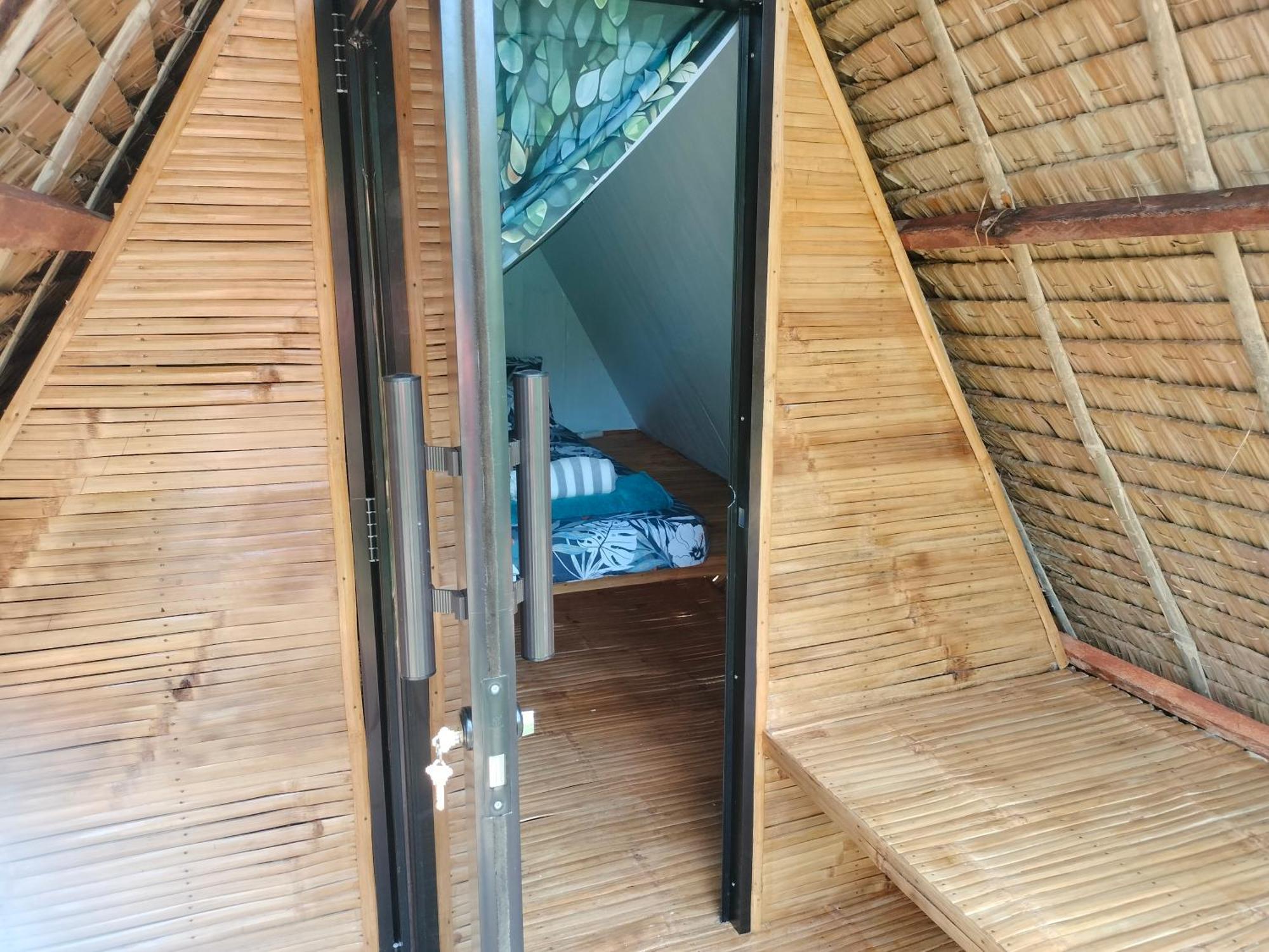 Riu Del Mar Hostel Dauis Kültér fotó