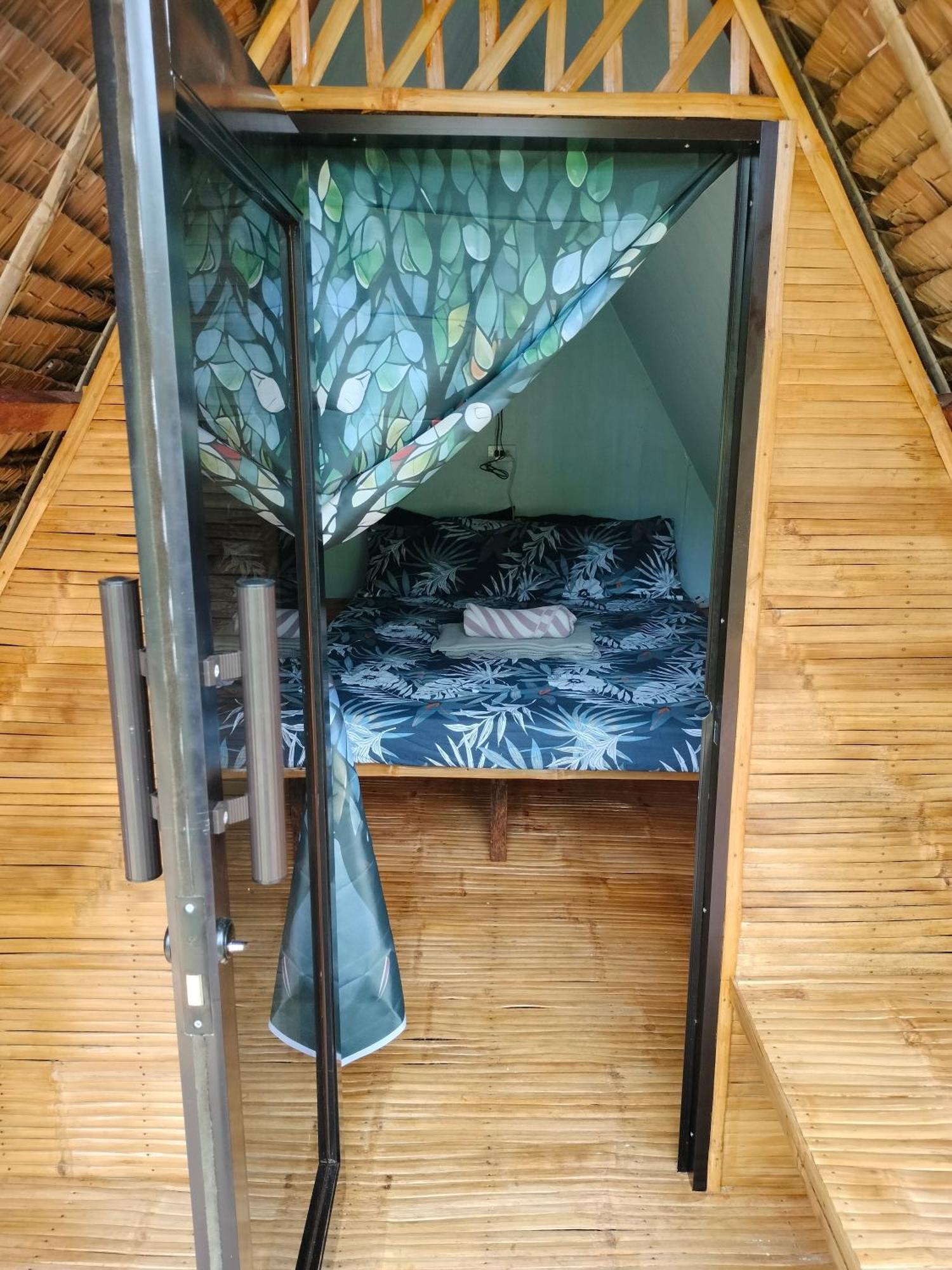 Riu Del Mar Hostel Dauis Kültér fotó
